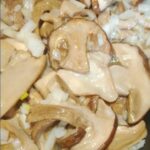 белый гриб из алтая с луком